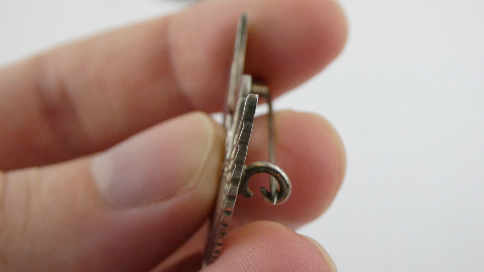 Vintage Unmarked Sterling Silver Egyptian Revival Isis Pin Brooch 5.6g 1 3/8 In