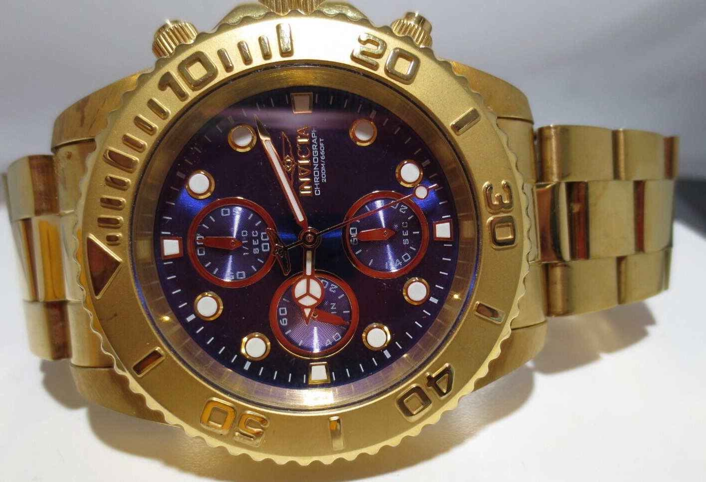 MEN’S INVICTA 19157 QUARTZ CHRONOGRAPH WATCH 43.50 MM CASE 6.75″ LONG (127882-4)