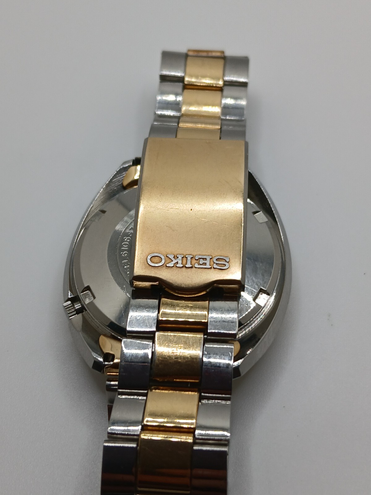 Vintage Watch mens Seiko DX automatic 17 jewels day-date Japan 6106-7047 working