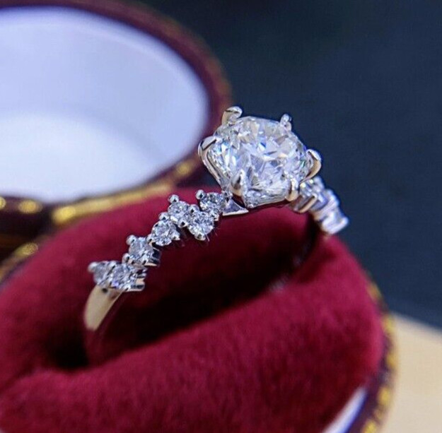 Exclusive Ring 2 CT Simulated Diamond Ring Christmas jewelry Silver Plated
