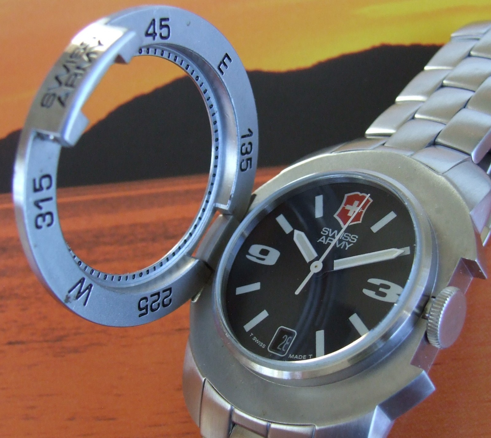 SWISS ARMY~Men RARE SC 1000 SOLAR COMPASS Quartz Date Watch~OEM SS Bracelet~NICE
