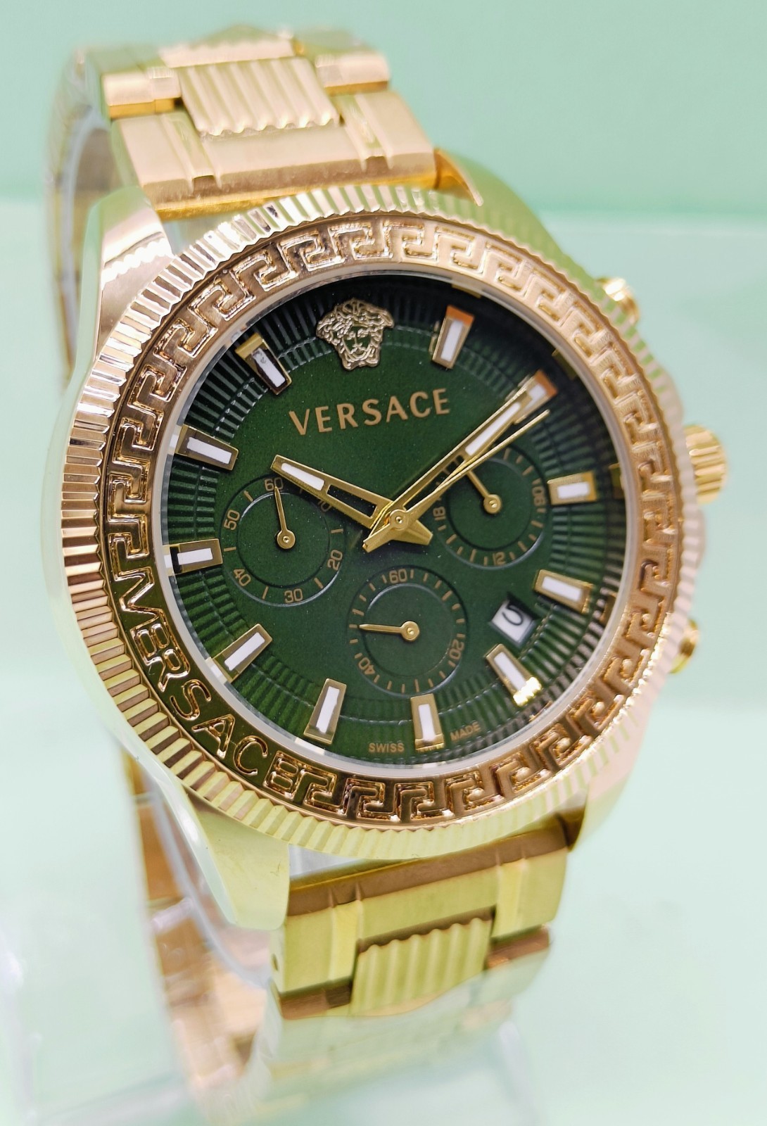 Awesome Versace Chronograph Date Indicator Analog Men’s Wrist Watch