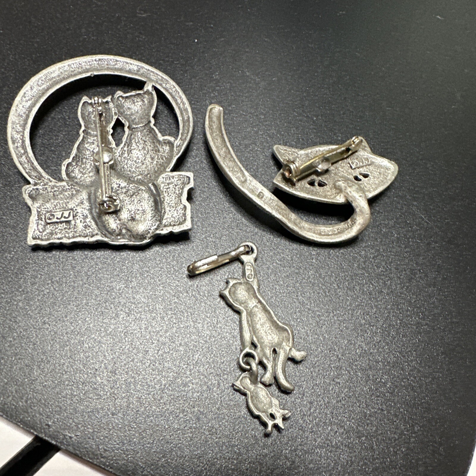 JJ Jonette Pin Brooch 2 Cats One Playing With A Mouse Silver Tone Jj Brooch Lot