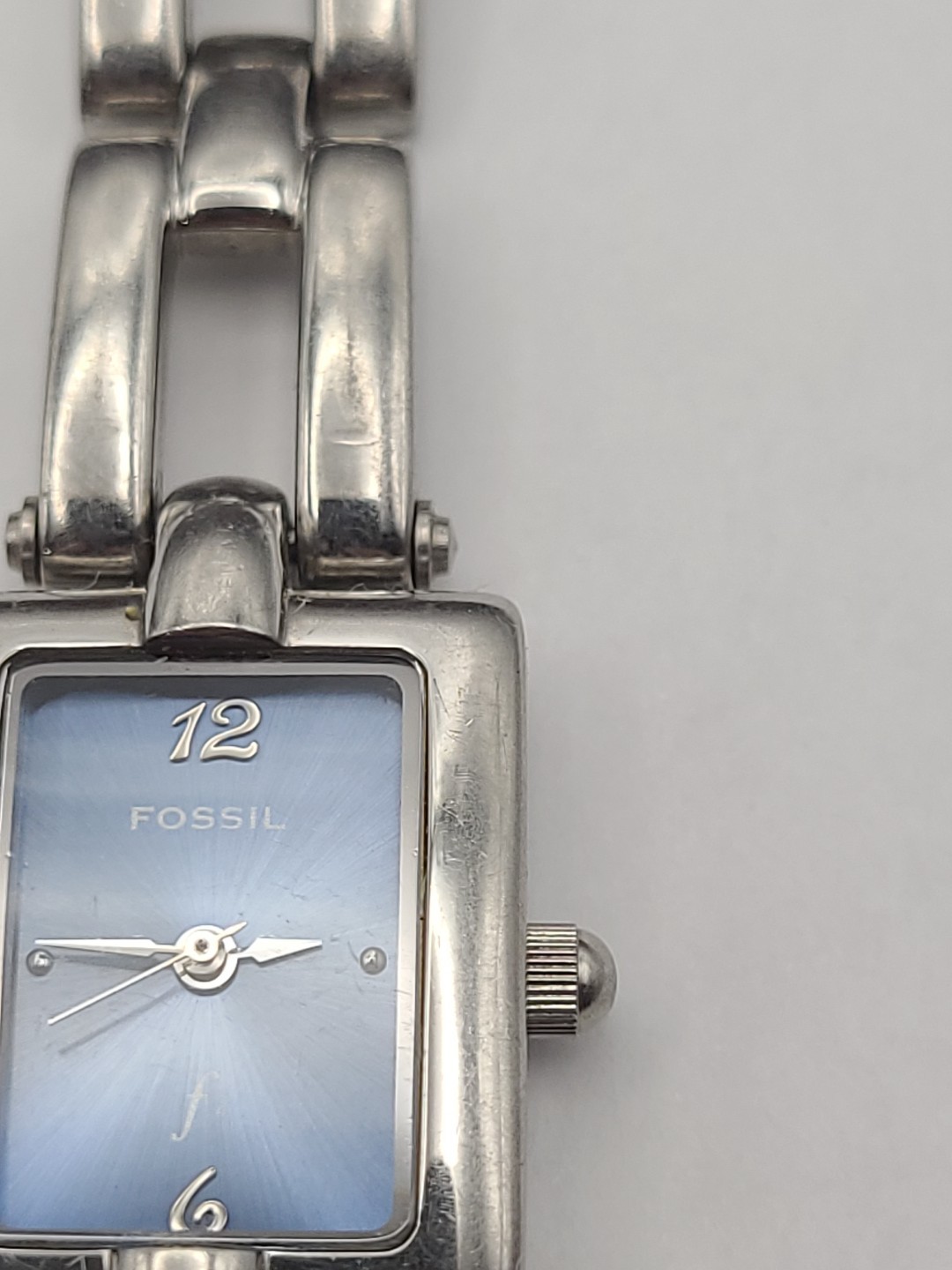 Vintage Fossil Womans Watch ES-8956 F2 Blue Dial New Battery Working