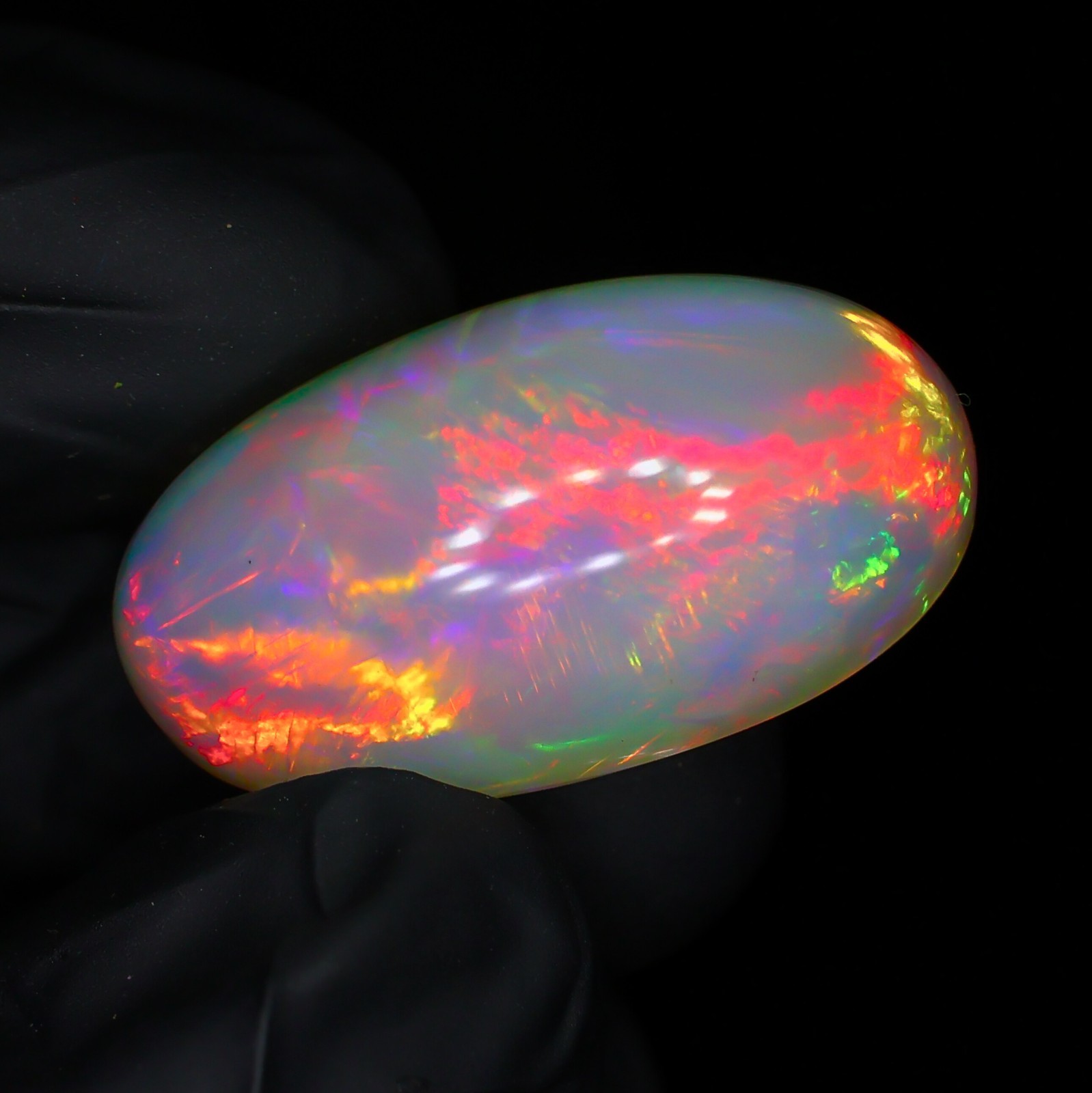 Natural Opal Cabochon 21.65 Ct Natural Welo Opal Gemstone 27×14.50×11.50mm