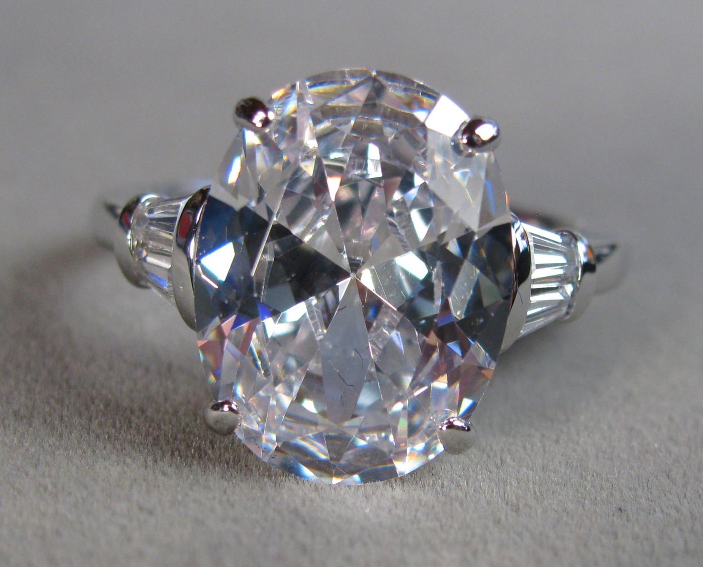 Bradford Sterling Silver Magnificent Beauty CZ Ring 4.8g Size 10 #B177