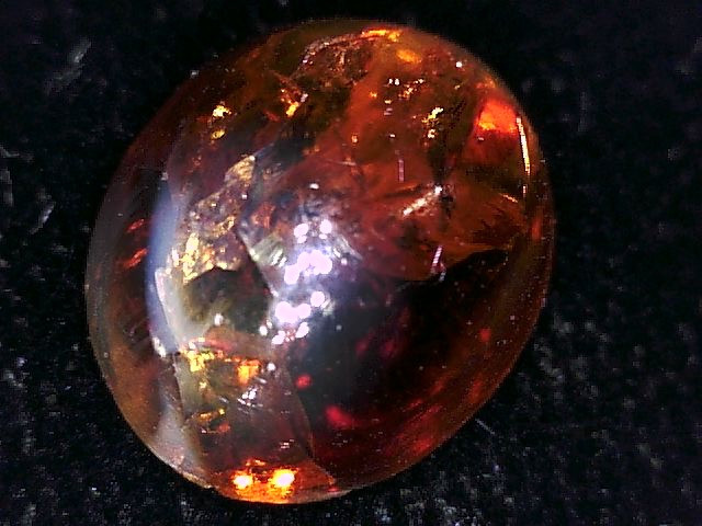 Amber Cabochon Excellent Quality (7.21mm x 10.13mm) 3.40ct
