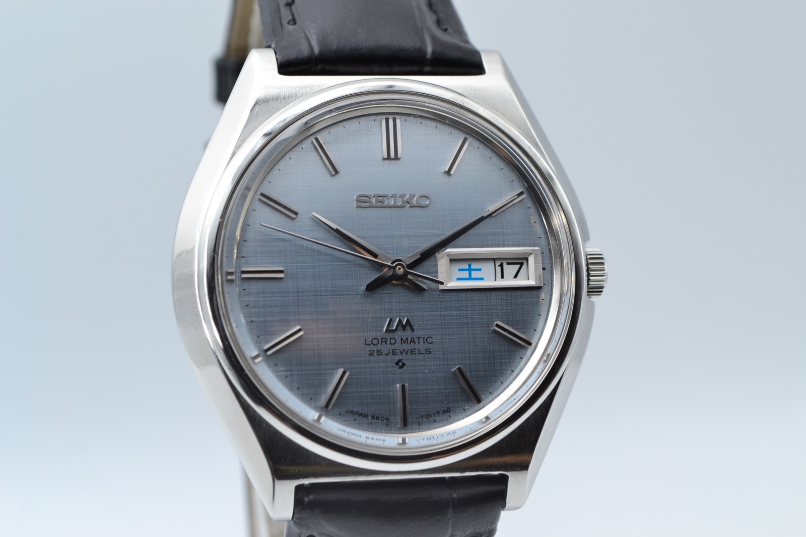 Vintage 1979 SEIKO LORD MATIC 5606-7010 blue / OH, Serviced