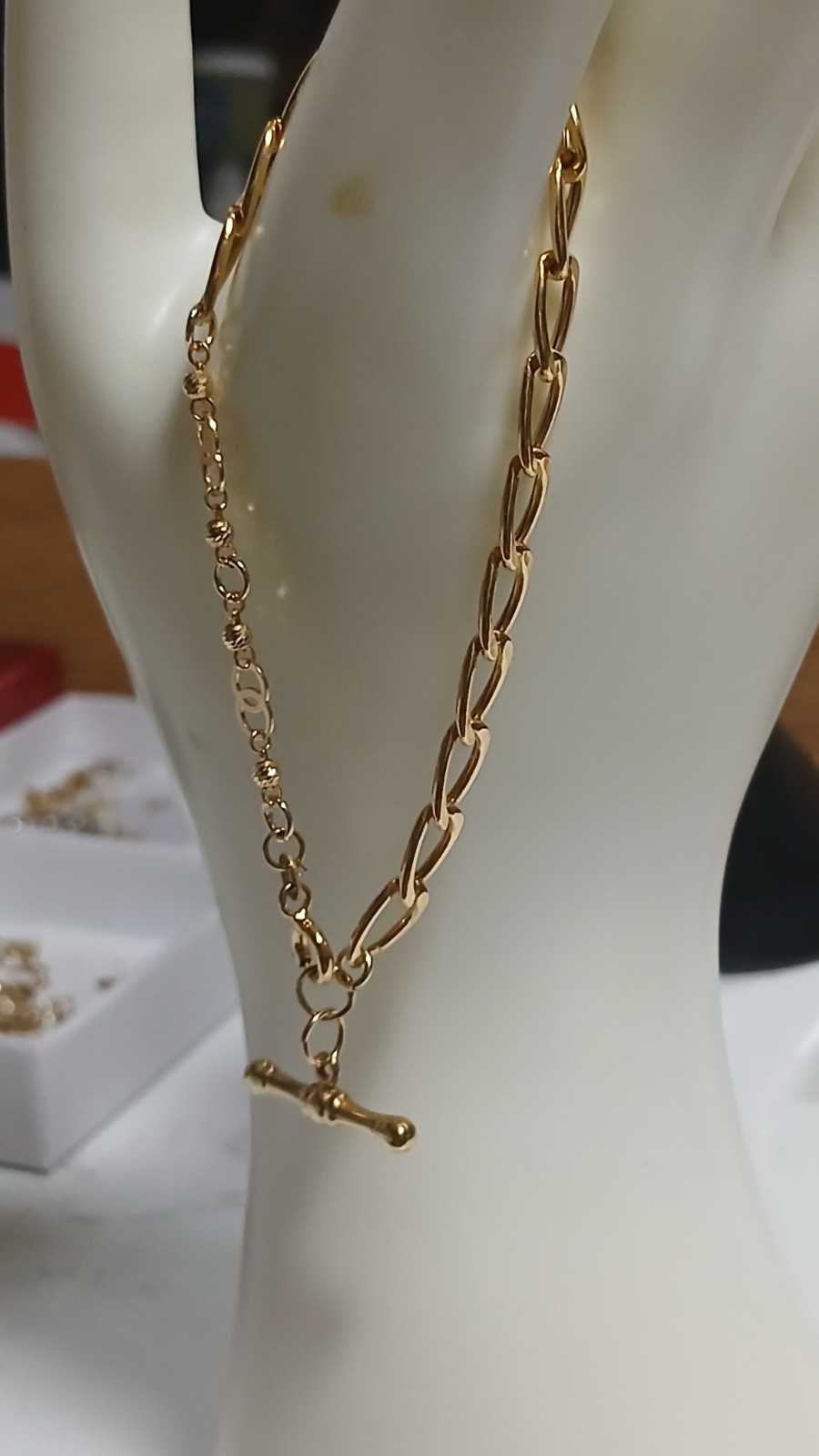 9ct Yellow Gold Bracelet.
