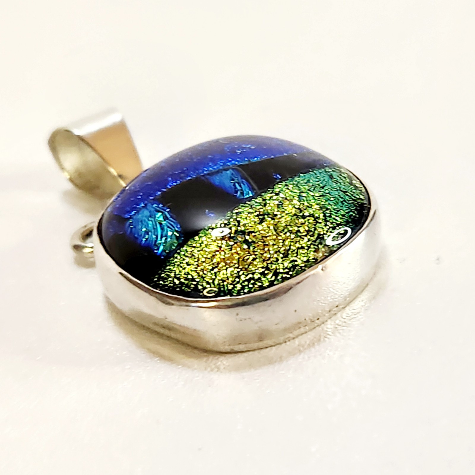 VTG Studio Artist Iridescent Sterling Silver 925 Dichroic Glass Pendant .86″