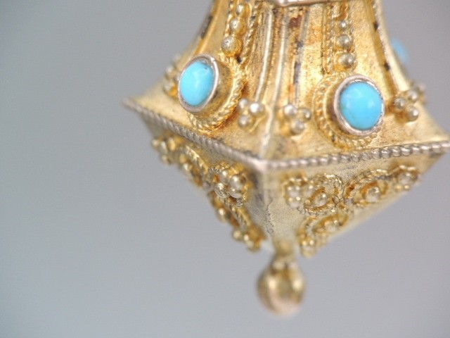 ANTIQUE VICTORIAN ETRUSCAN 14K GOLD & TURQUOISE LATERN STYLE PAGODA CHARM