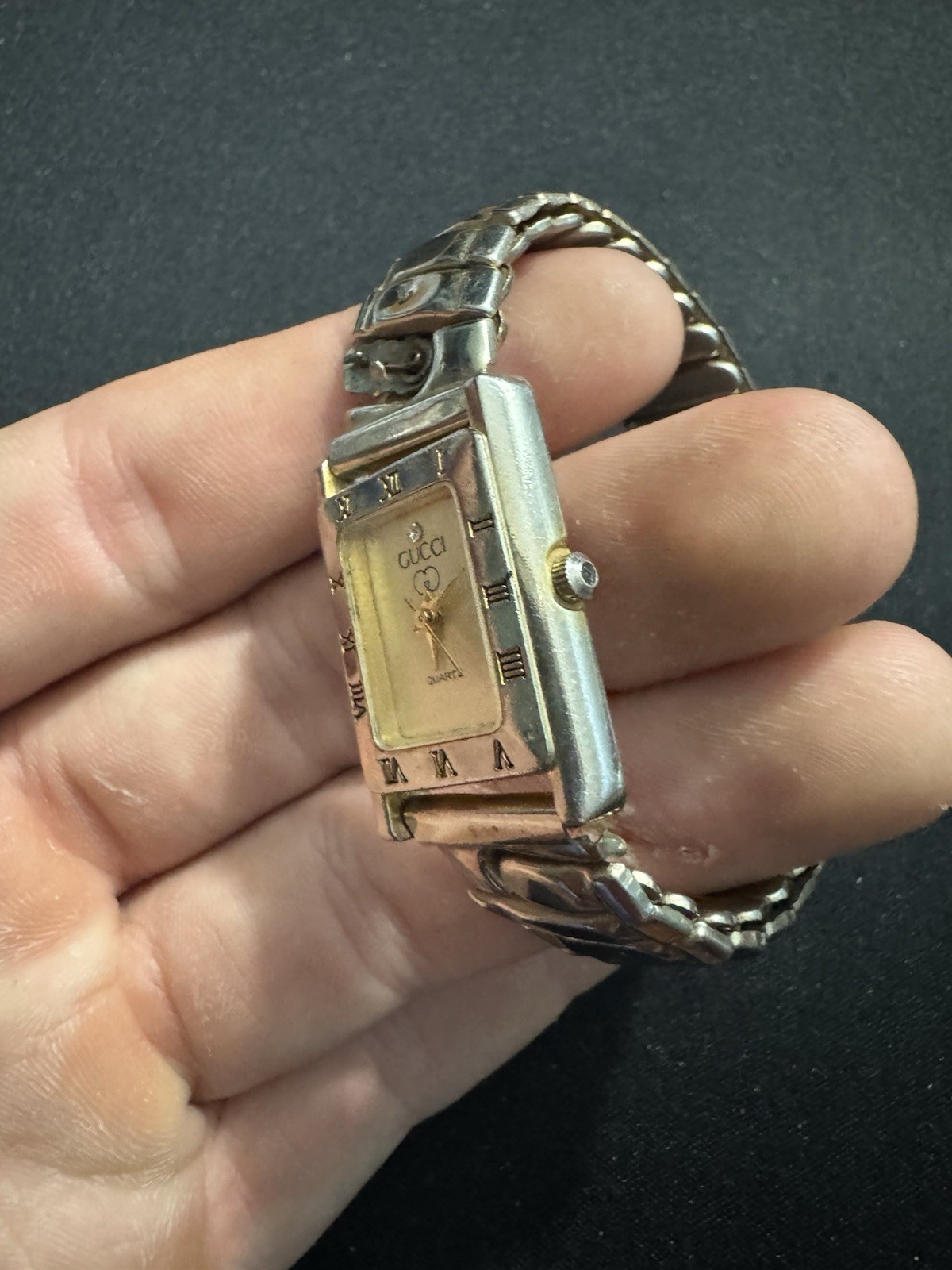 Vintage Gucci Watch Quartz 24mm Unisex Gold Dial Needs Battery Read Description