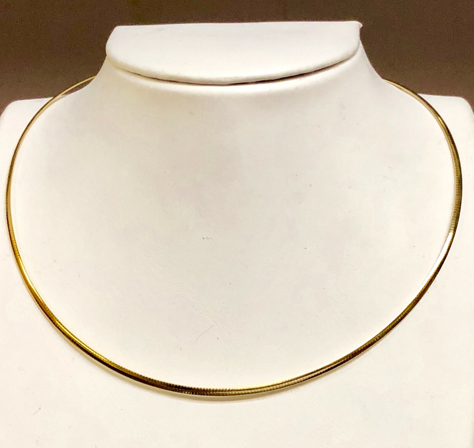 14k Yellow Gold 18″ Solid Classic Domed Omega 2mm 7.3 Grams Chain/Necklace