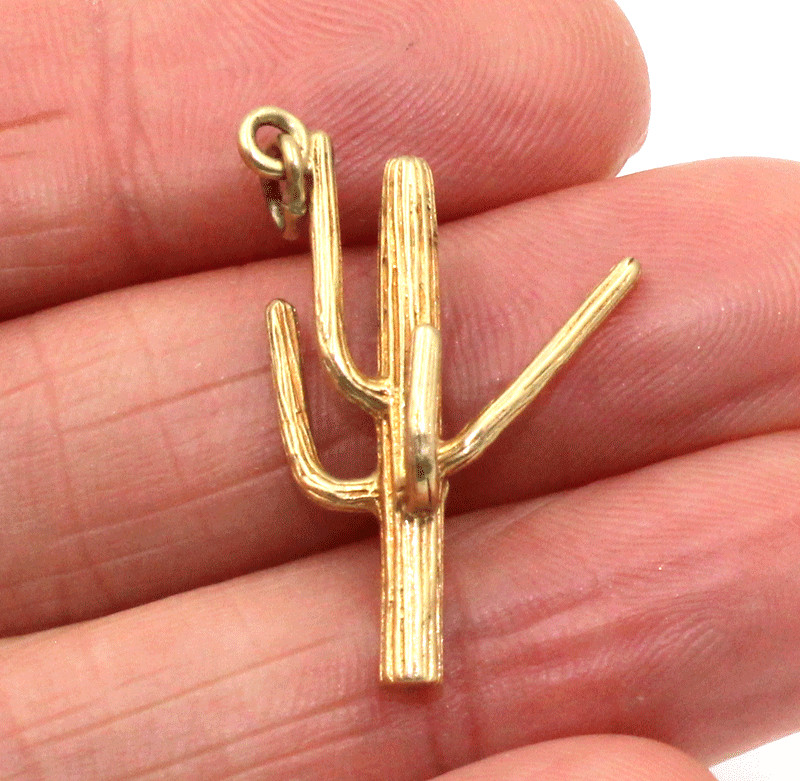 14K Yellow Gold Vintage Figural Western Saguaro Cactus Charm for Bracelet 2.gm