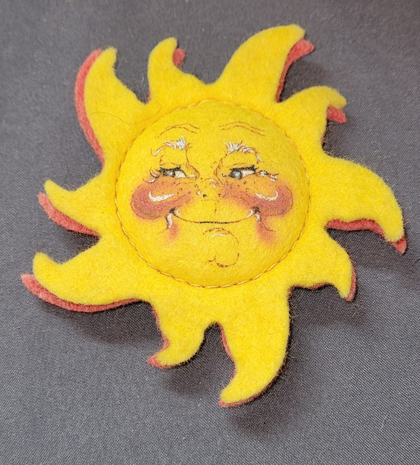 1992- 1993 Annalee Doll Society Sunshine Pin Special Member Collect Smile