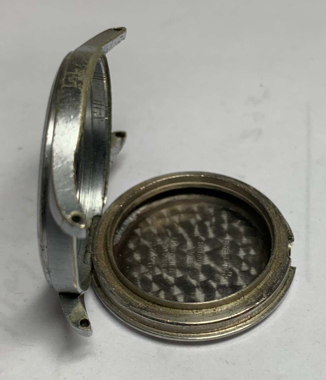UNUSUAL 1943 Schmitz Swiss Made 32.4mm 10 ½L Hidden Crown Case Flip Up Bezel !