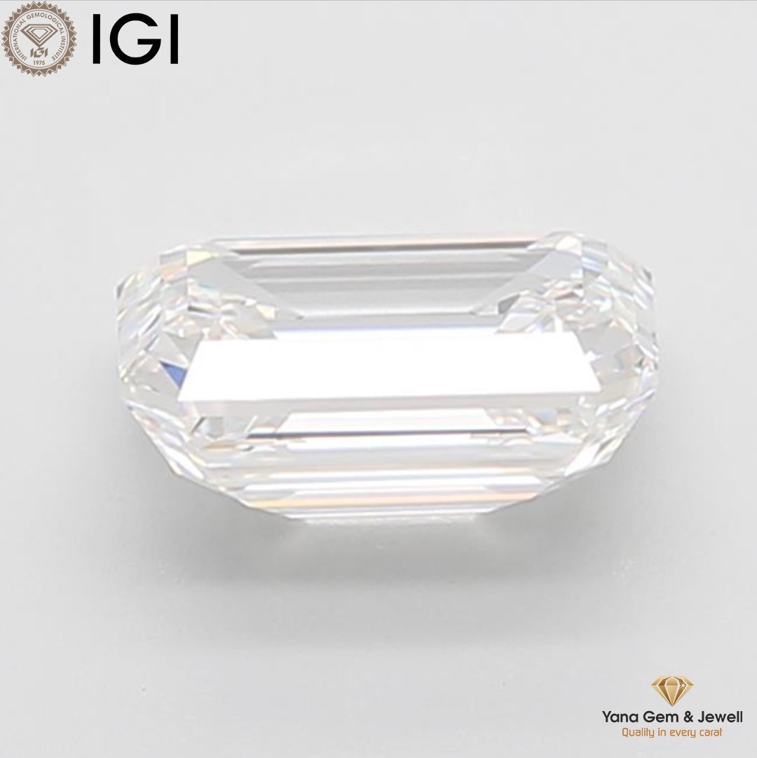 Emerald Shape VVS1 Clarity E Color IGI Certificate 3.50 CT CVD Lab Grown Diamond