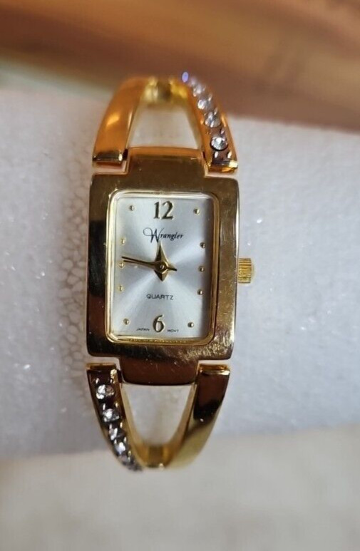 2001 Wrangler Quartz Women’s Wristwatch; Gold w/ Crystal Accents; 6317LB V377