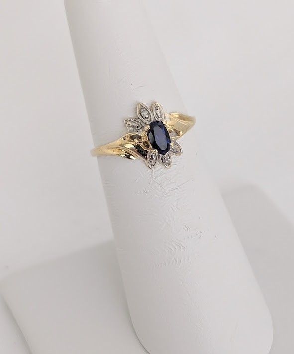 Sapphire & Diamond Ring 10K Gold 1.8 Grams Retail Price $799 Make Me An Offer!