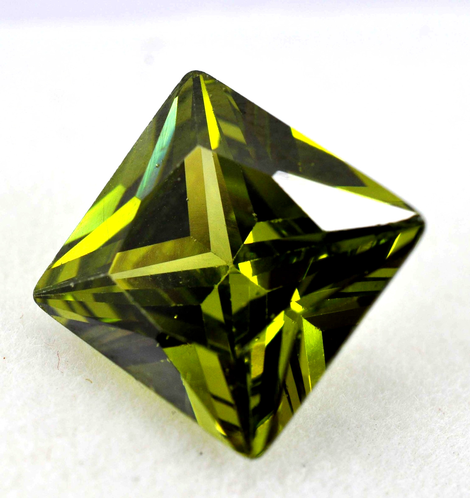 Natural Green Zircon Princess Cut 7.80 Ct Cambodian GIE Certified Loose Gemstone