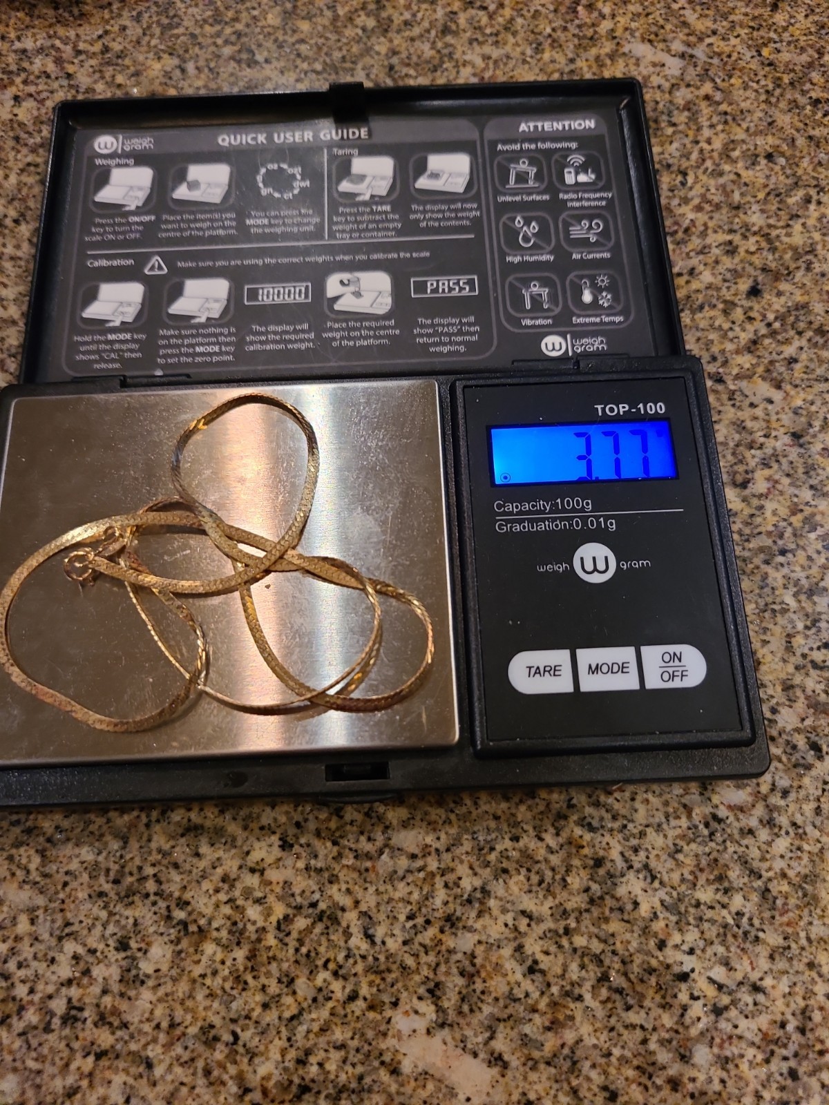 Necklace herringbone flat chain. 3.75 g. 14 kt gold. EG. 17 in
