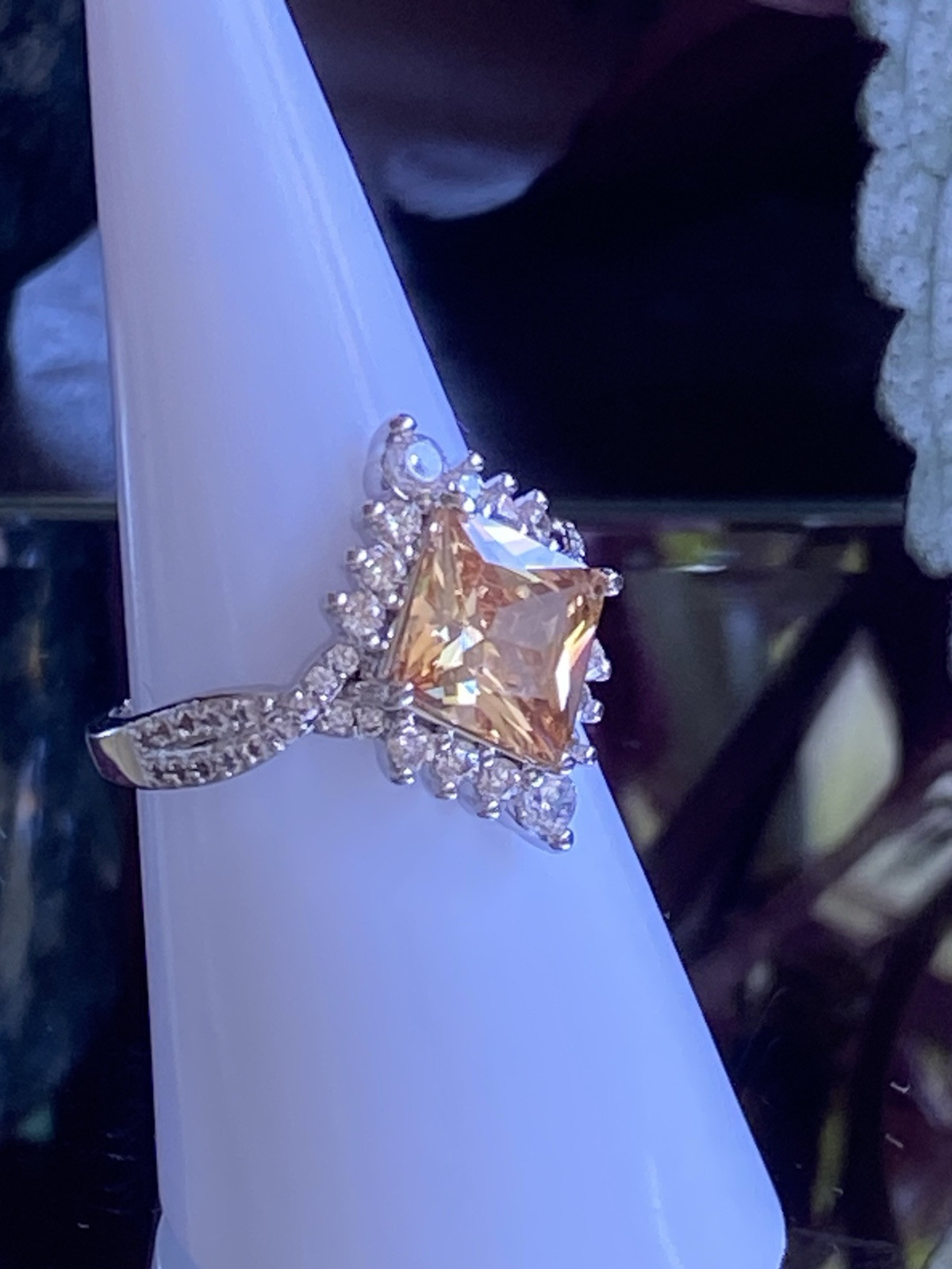 Bomb Party Ring 💍 Size 7 RG38015 “Pure Bliss” 🧡 Original Collection