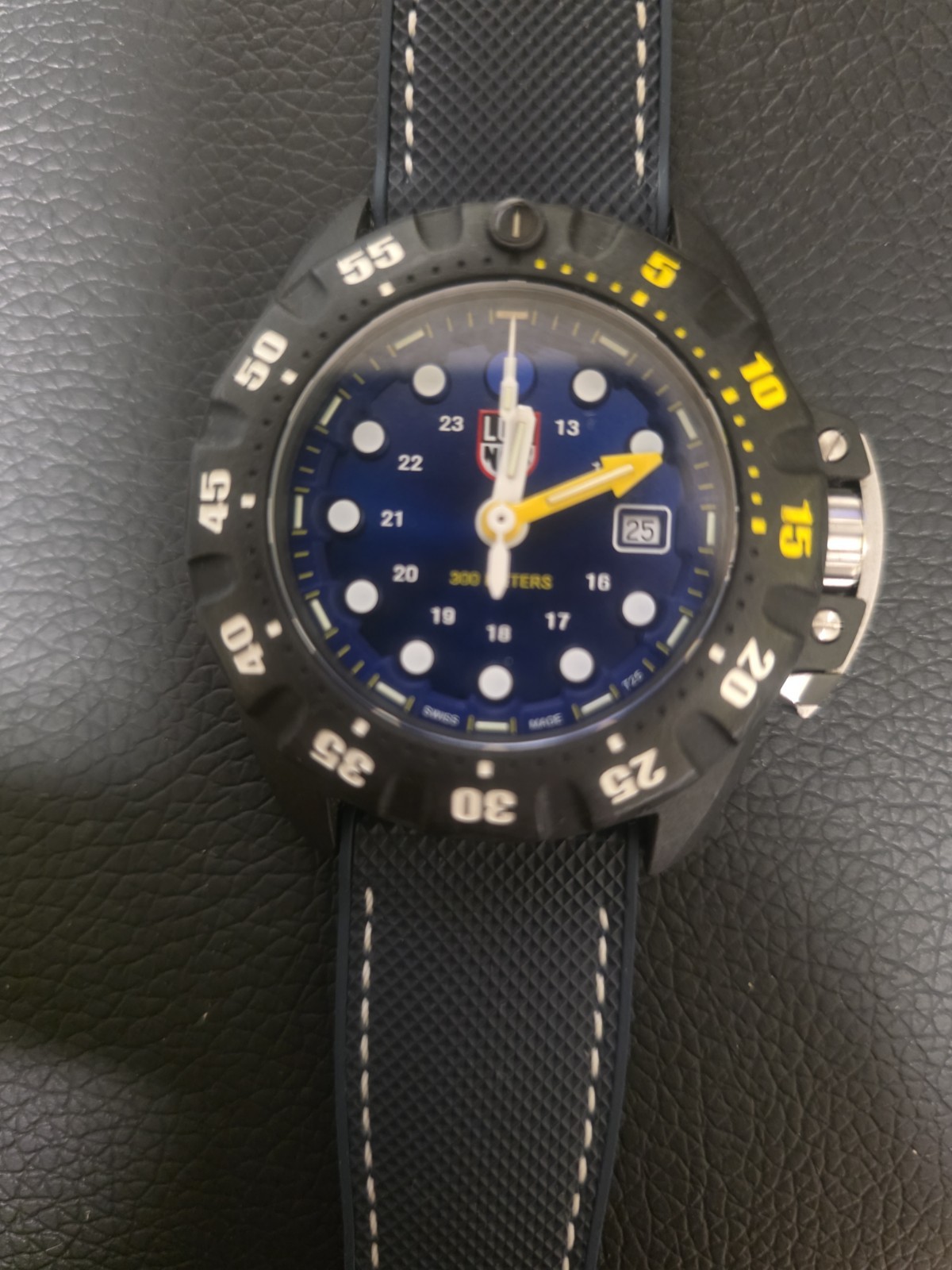 Luminox XS.1553 Scott Cassell Deep Dive Carbonox 45mm Dive Watch Swiss made