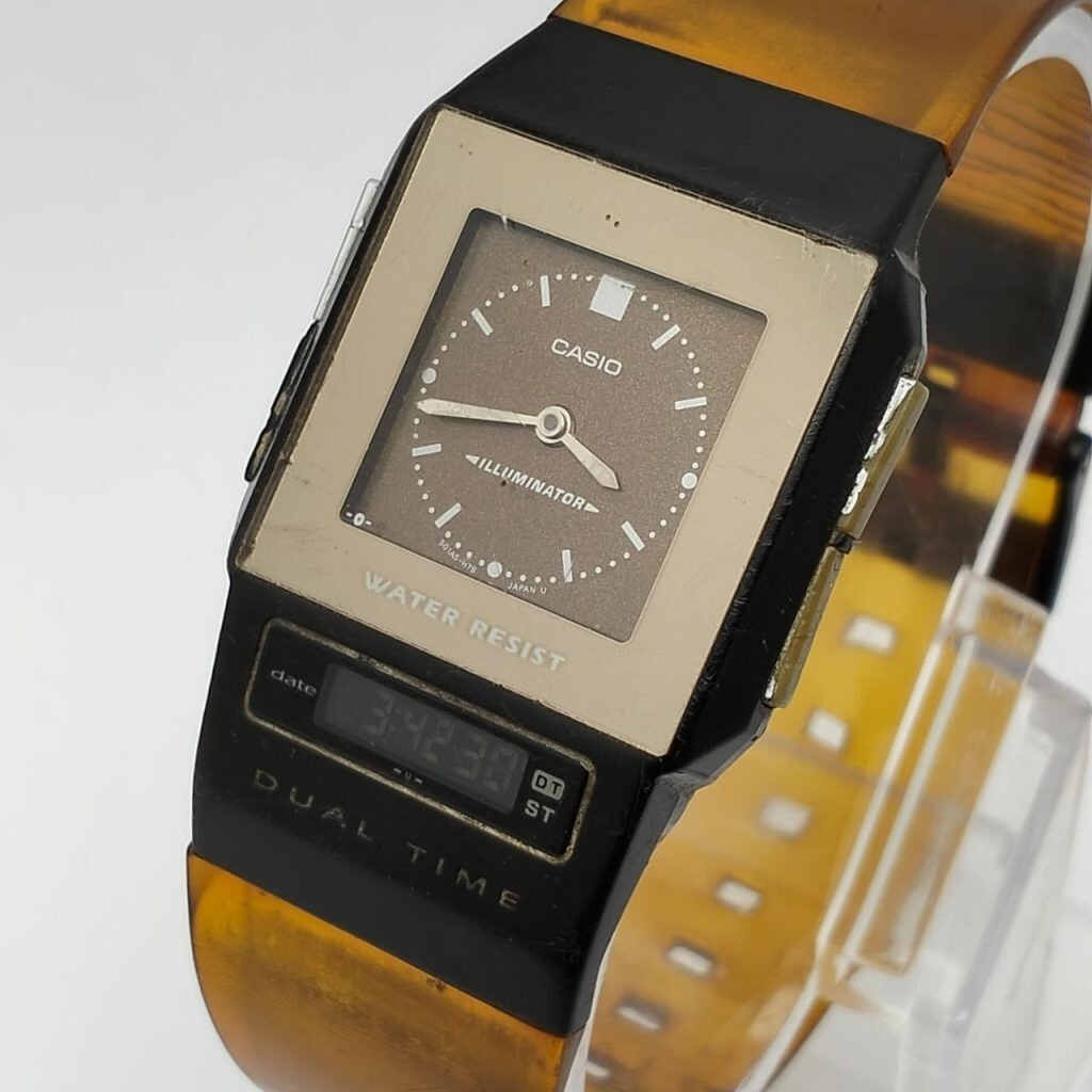 Casio Illuminator FS-01 Dual Time Ana Digi 2321 Vintage Watch MAH35BAS5