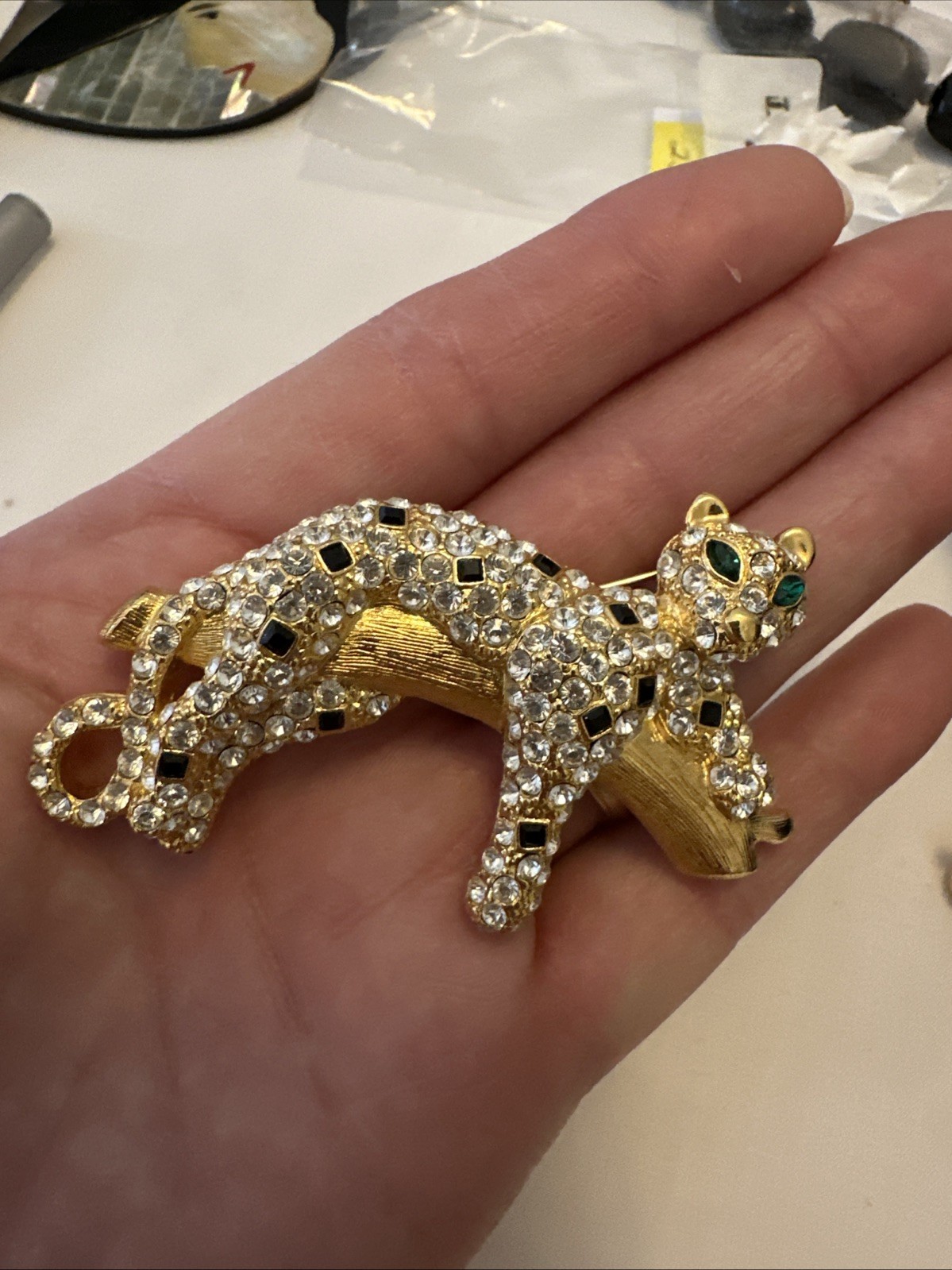 Vintage Rhinestone Leopard Big Cat Green Eyes Gold Tone Grannycore Brooch Pin