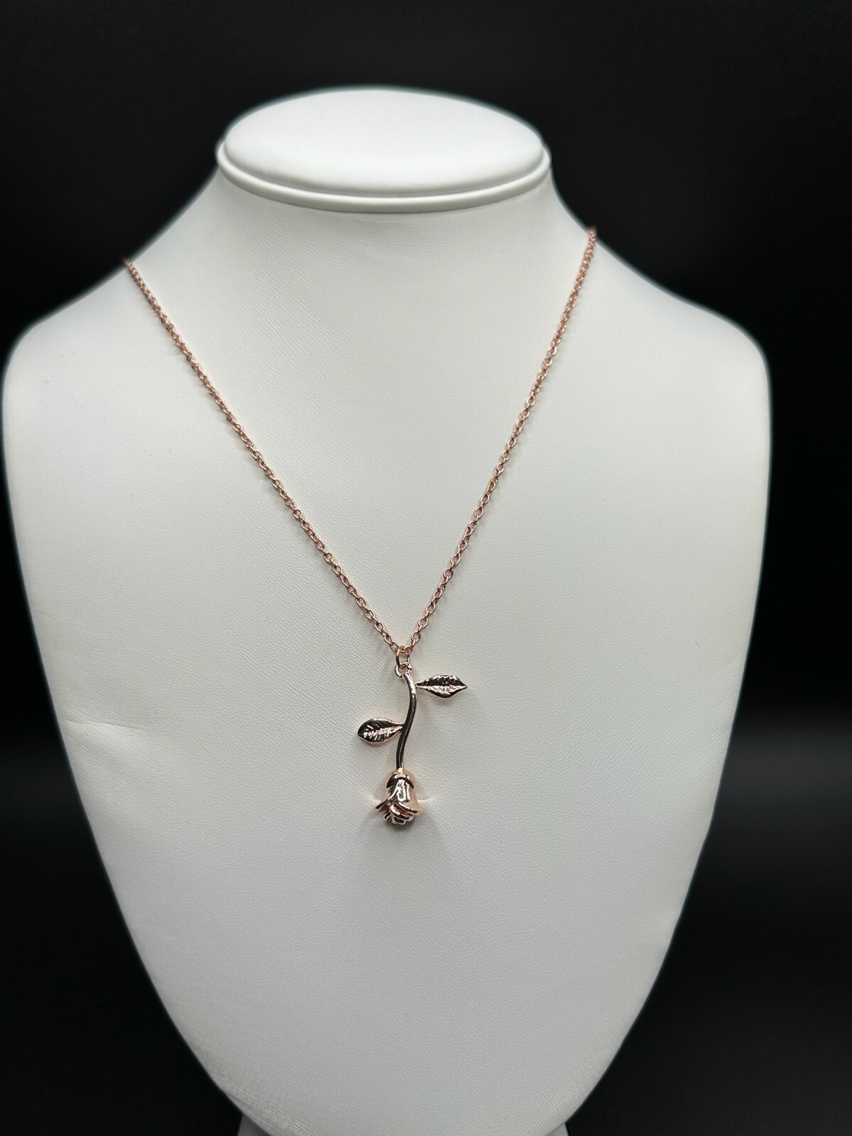ROSE GOLD ROSE FLOWER CHARM NECKLACE 20 INCHES