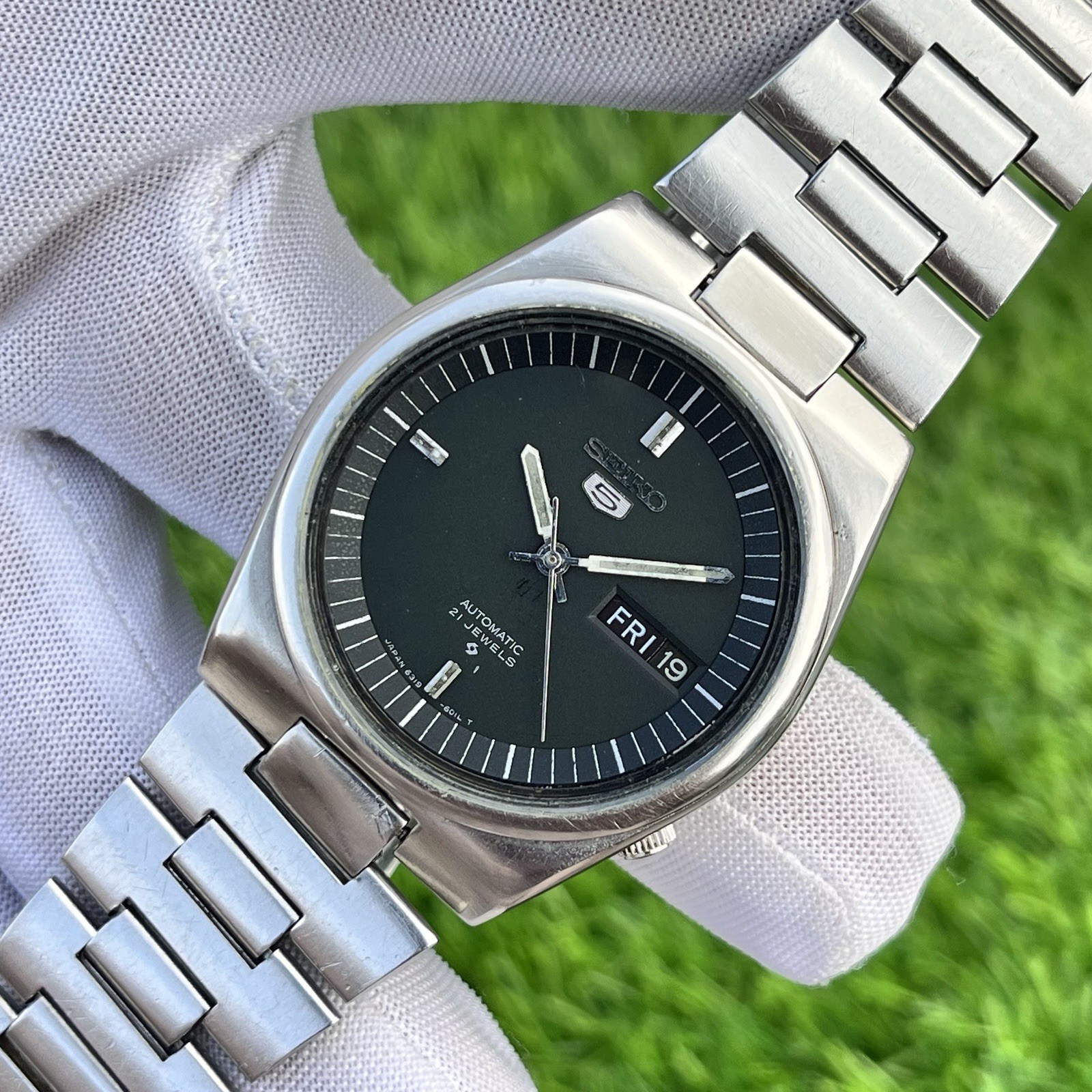 Vintage Seiko 5 Automatic 17J Dress Formal Japan Made Men’s Watch 6319-6010