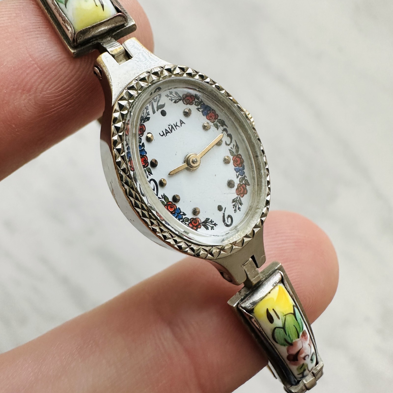 CHAIKA Enamel Stones Women Lady vtg soviet USSR Watch Mechanical Classic Luxury