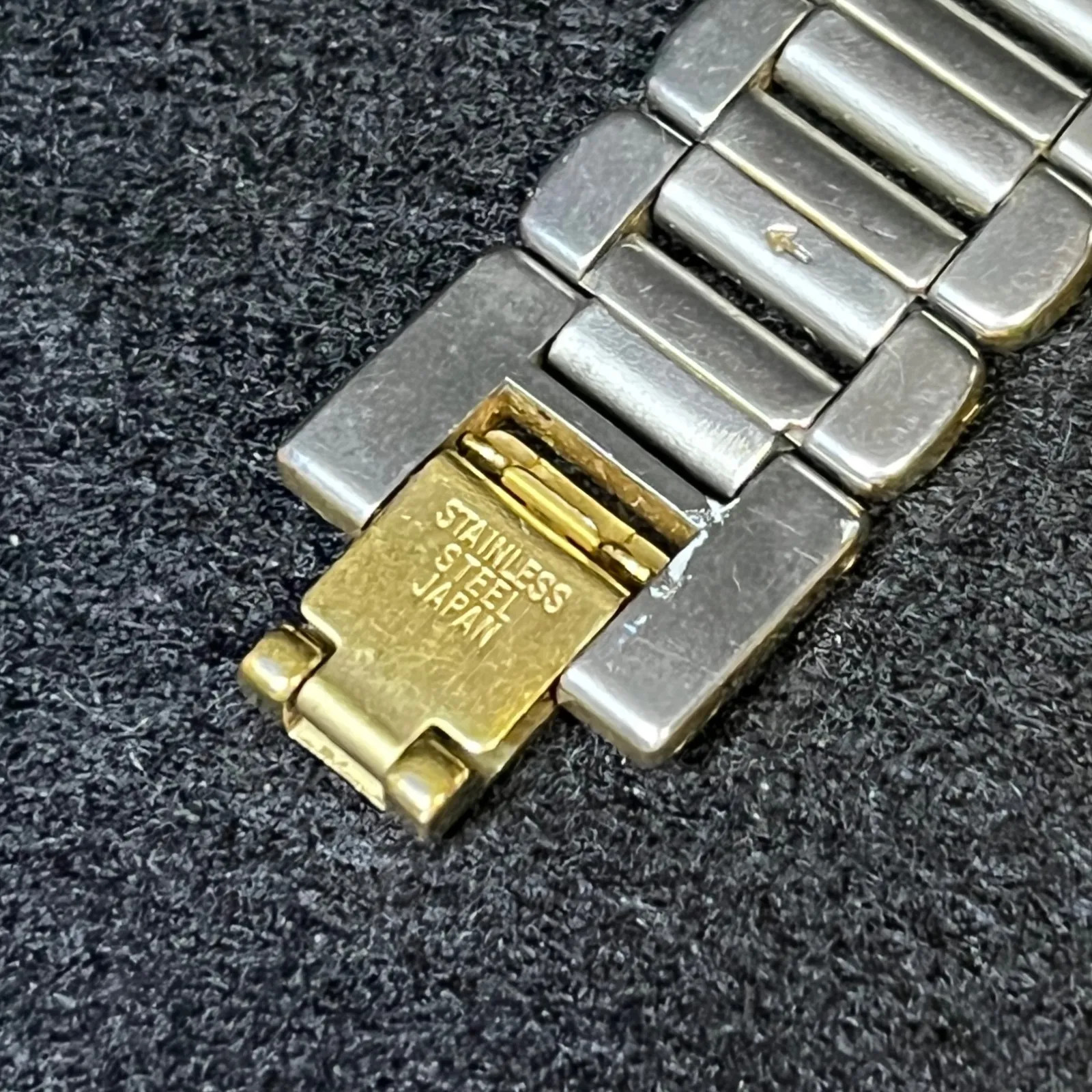 [Working Condition] Yves Saint Laurent Quartz Watch 6031-G11254 – Tested and wor