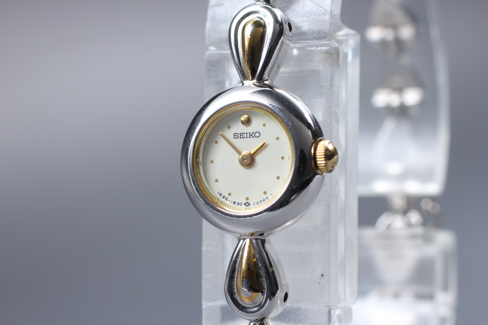 Vtg 1990 N MINT Seiko Tisse 1E20-0540 Quartz Two-Tone Womens Watch From JAPAN