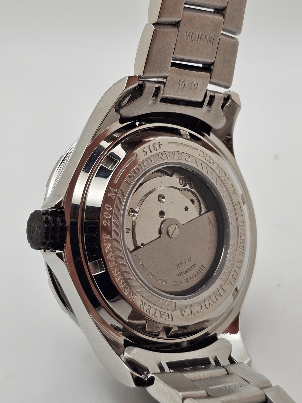 Neo-Vintage Invicta “OCEAN GHOST” Men Automatic Date Watch Black Dial Twotone