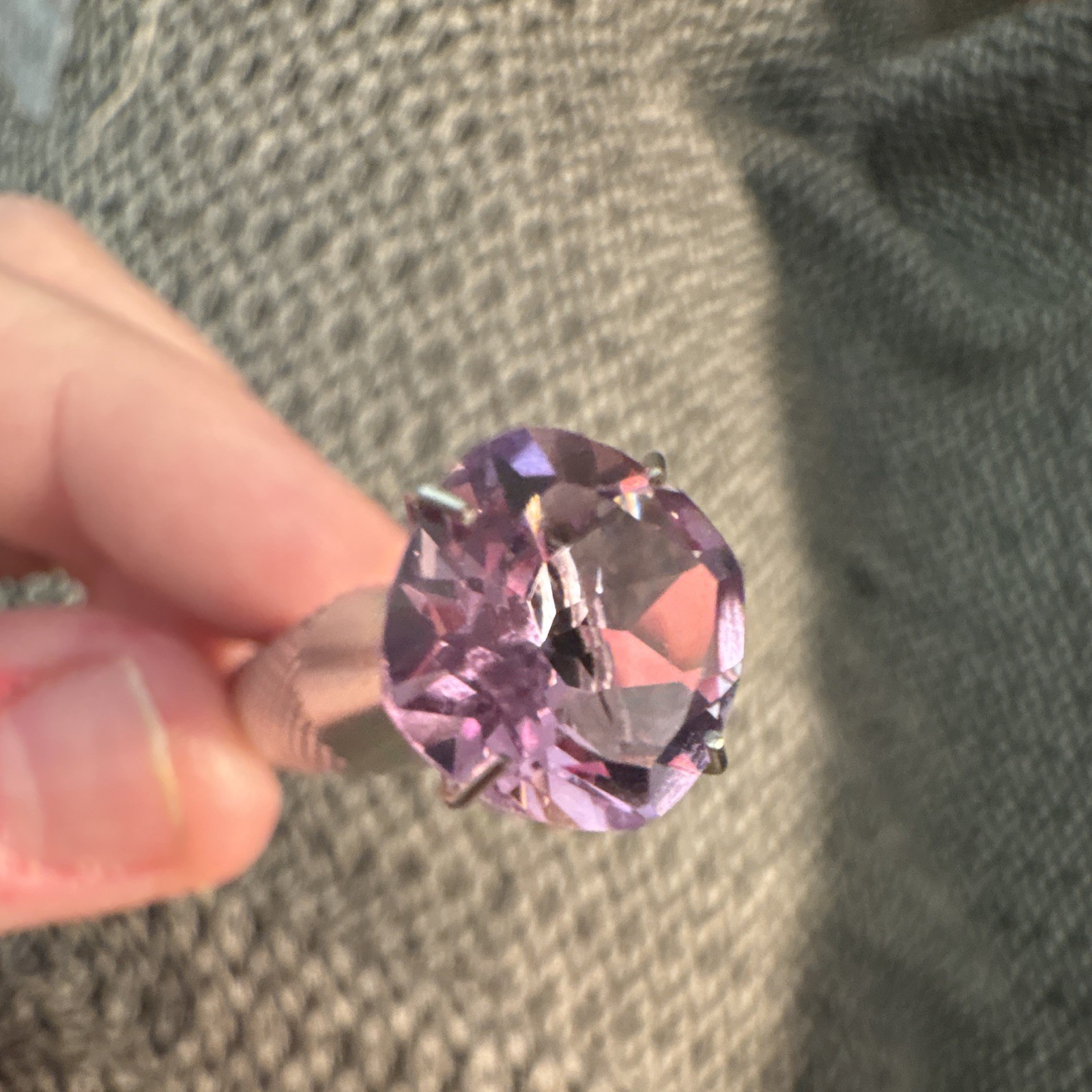 3.23Ct.Real 100%Natural Amethyst Bolivia None Treatment Full Fire&CLEAN!