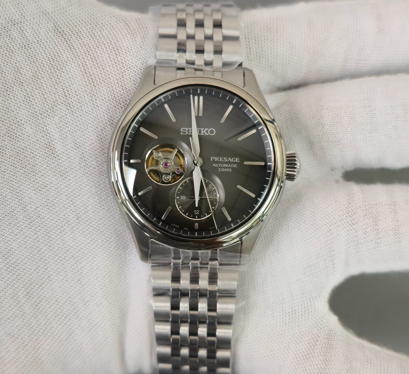 Seiko Presage Classic Series SARJ009 Charcoal Gray Dial 40.2 mm New Men’s Watch