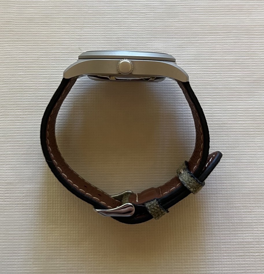 Seiko 5 Sports Men’s Black Watch – SNZG15 J1 – Japan – Extra Strap