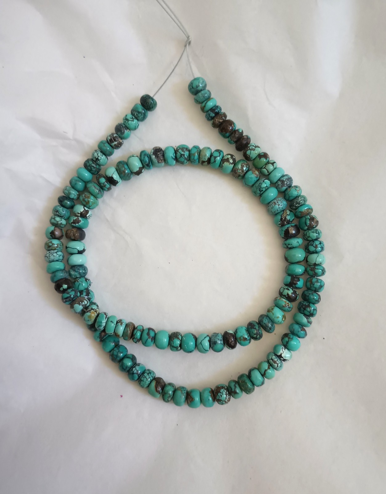 OLD STOCK HI-GRADE HUBEI TURQUOISE 5-6.5MM RONDELLE BEADS – 17.75″ – 1709E