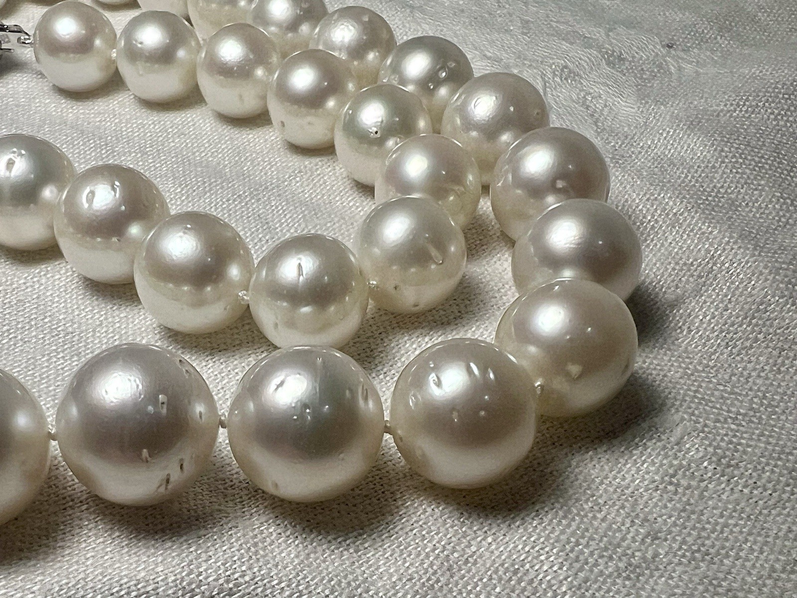 AUTHENTIC 18” Graduated White South Sea Saltwater Pearl 12-15.4mm Necklace