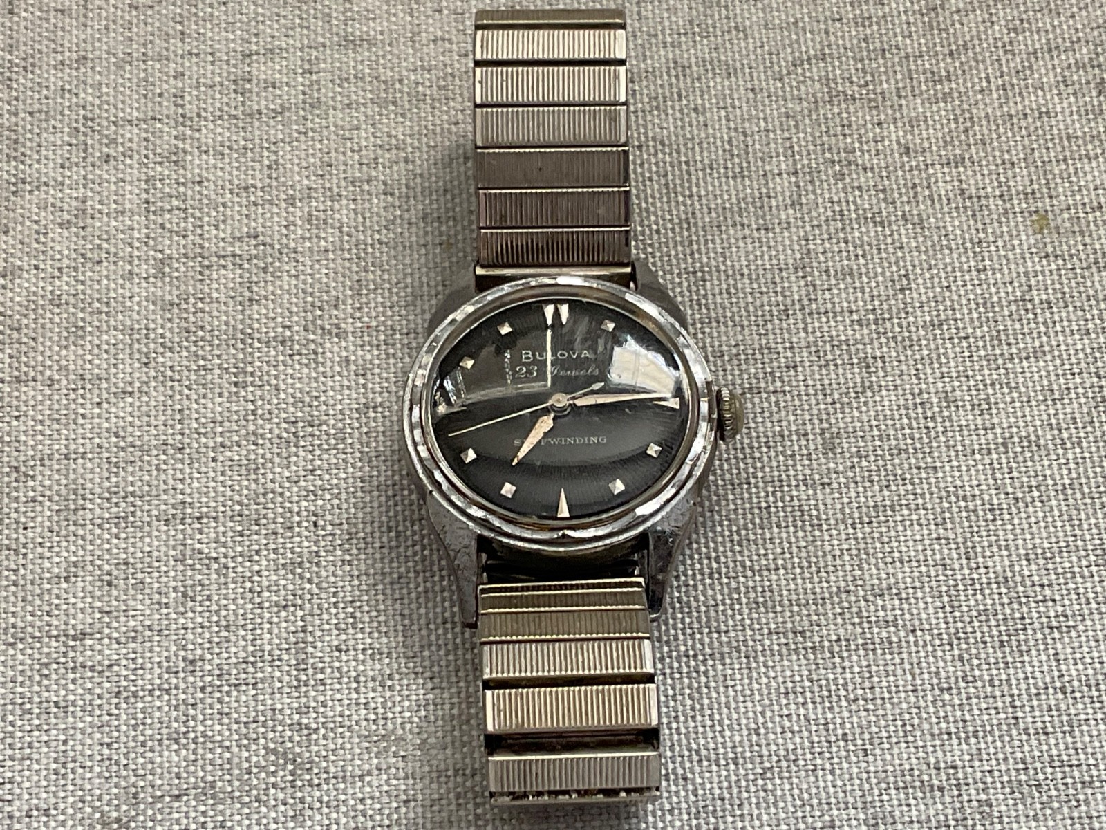 Vintage 1950’s Bulova 23 Jewel Automatic Watch Black Face Runs Well