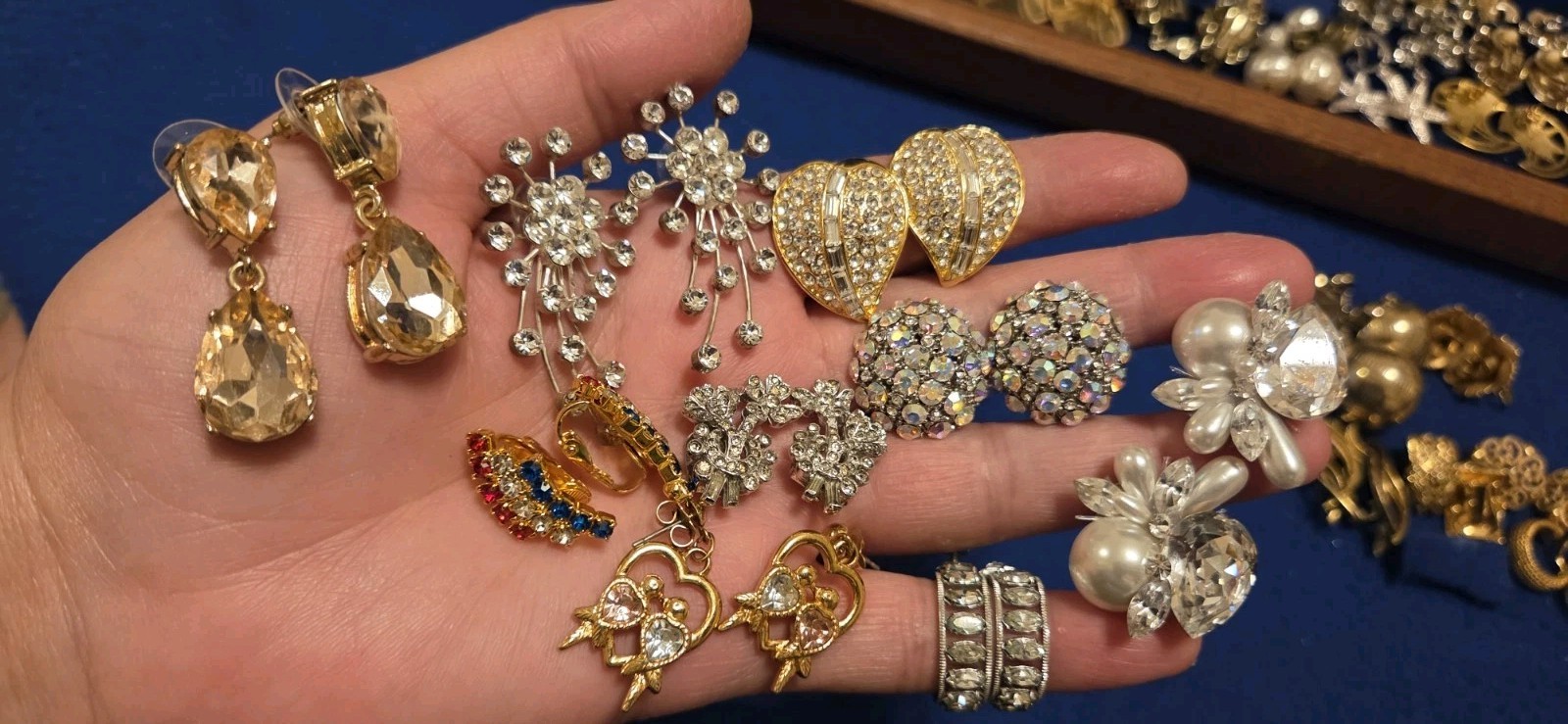Vintage Mod Earrings Lot Of 117. 3lbs 15oz. 38 Signed Monet Hobé Avon Trifari…