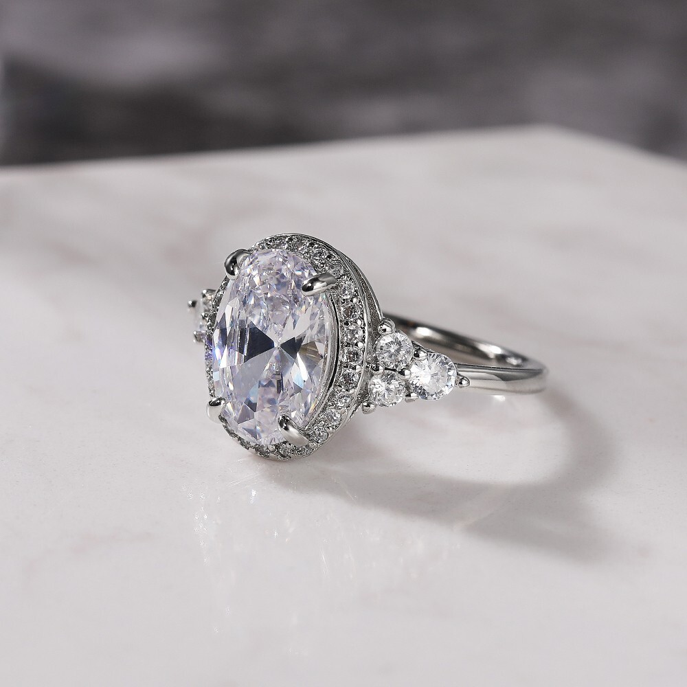 925 Silver Plated 2.15Ct Oval Cut Simulated Diamond Breathtaking Proposal Ring