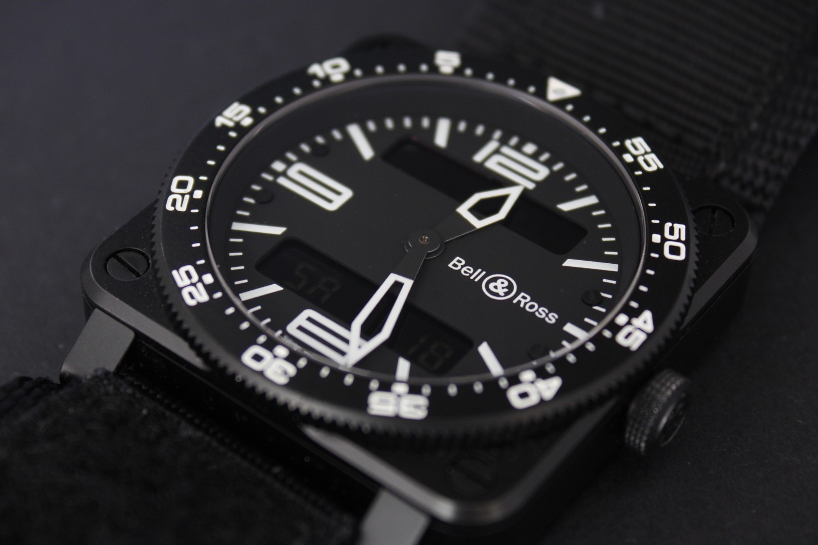 Bell & Ross BR03 Type Aviation Carbon 2012 Box Papers 6-Month Warranty 2x Straps