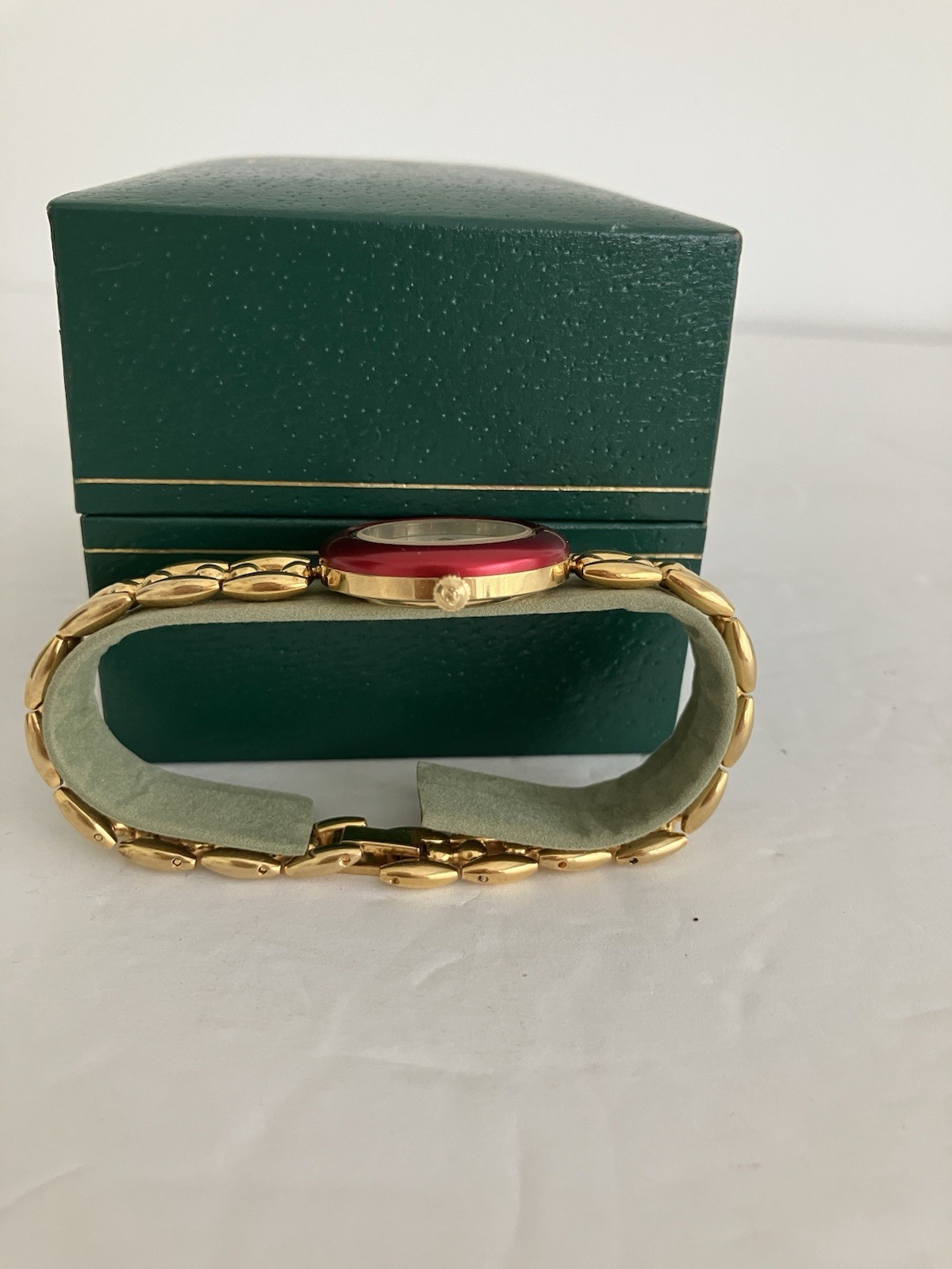 Vintage GUCCI Change Bezel 6 Color 11/12 Gold Watch! New Battery & Serviced!