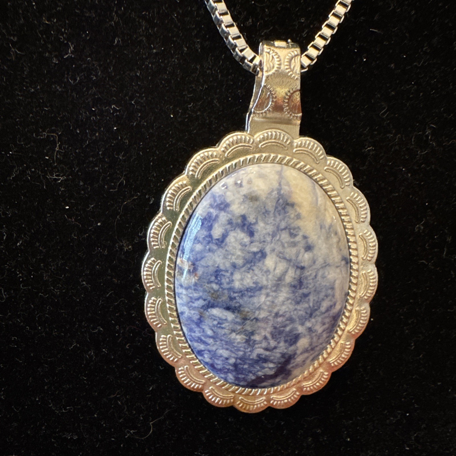 Silver Tone Blue White Sodalite Gemstone Oval Pendant Statement Necklace 905