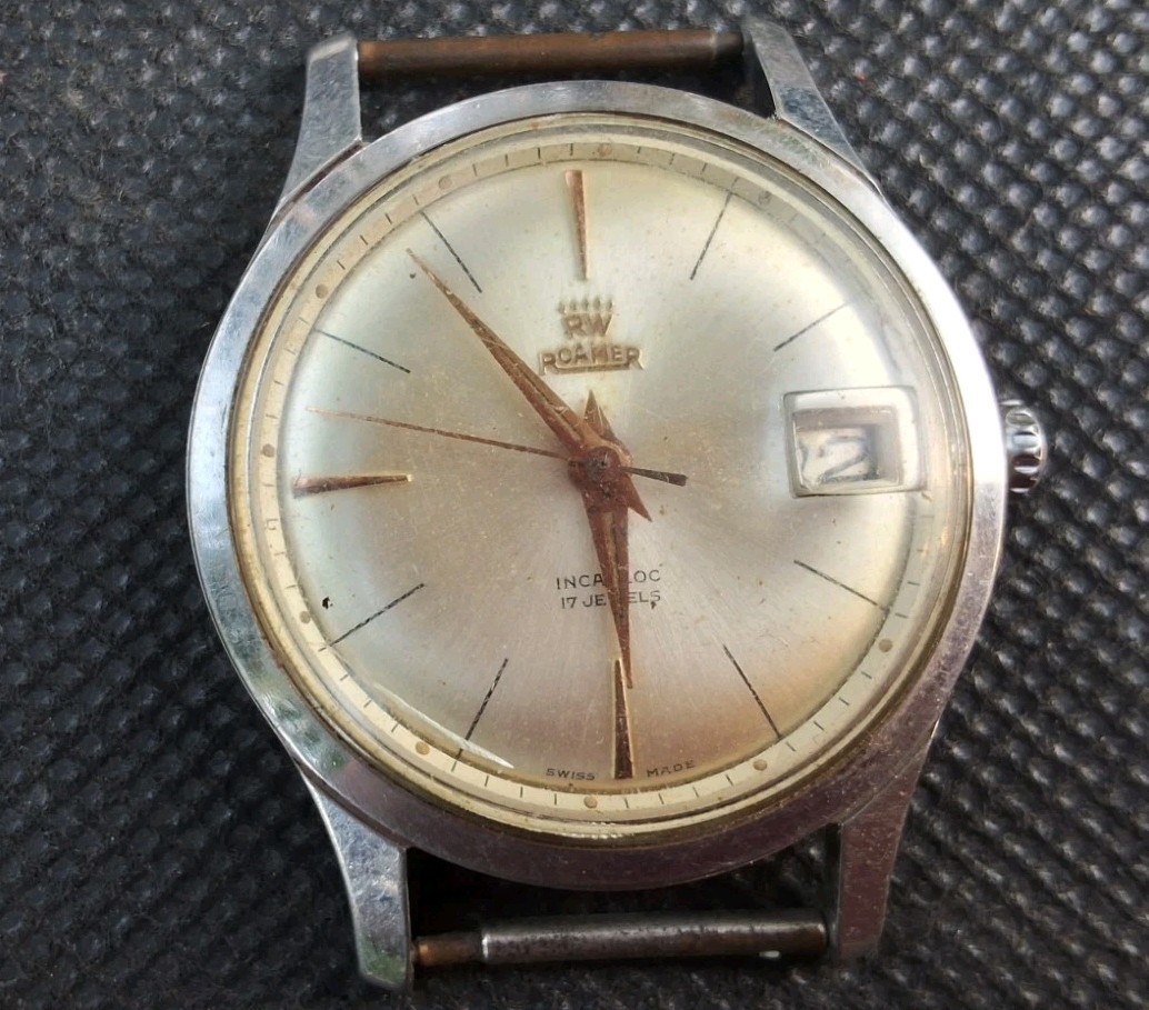 Vintage Roamer Manual Wind Date 17 Jewels Swiss Made Wrist Wrist Watch 35 mm.