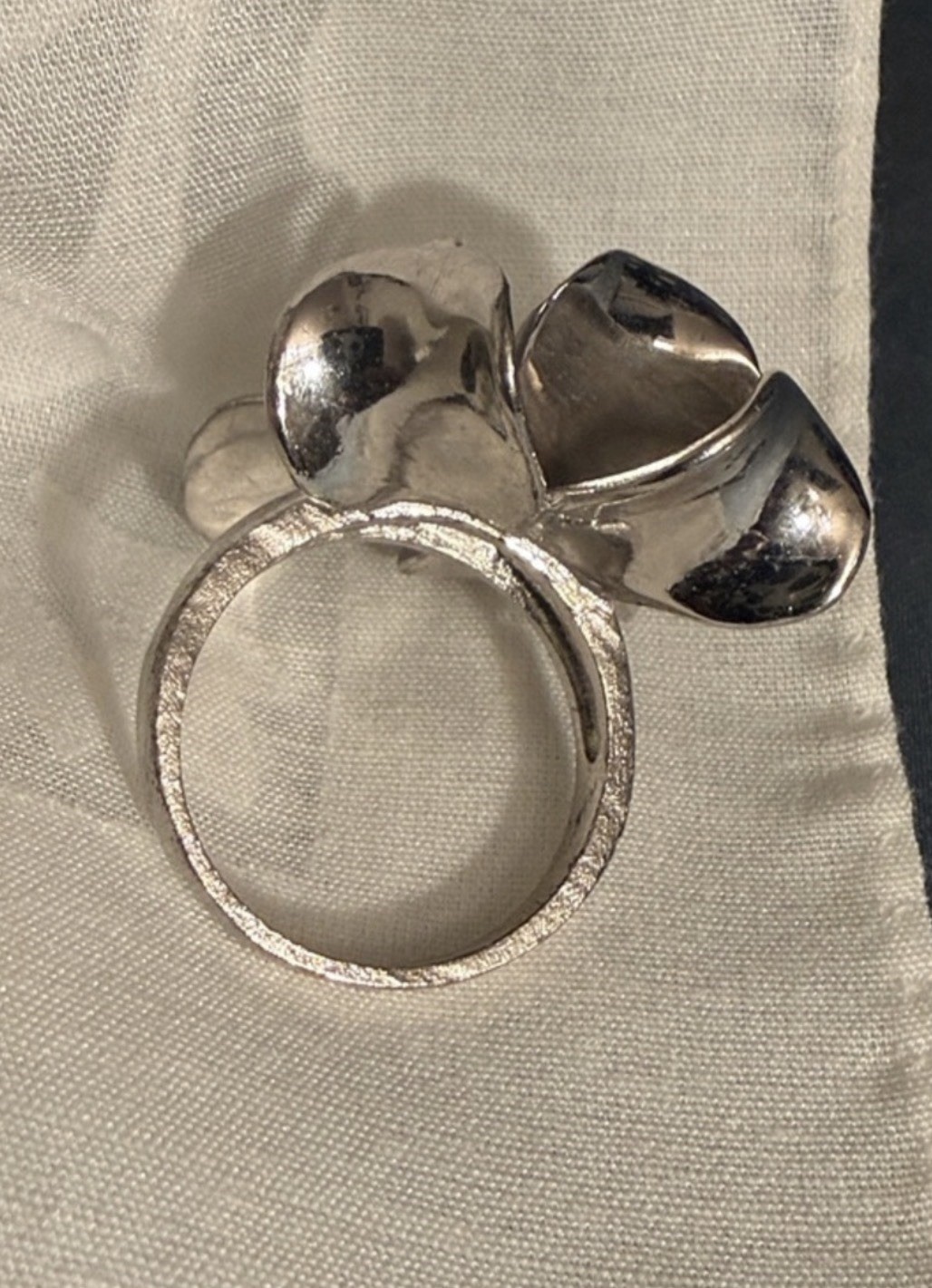 Vintage Premier Designs WHITE SILVER Magnolia Statement Ring Size Lg 10 (est)