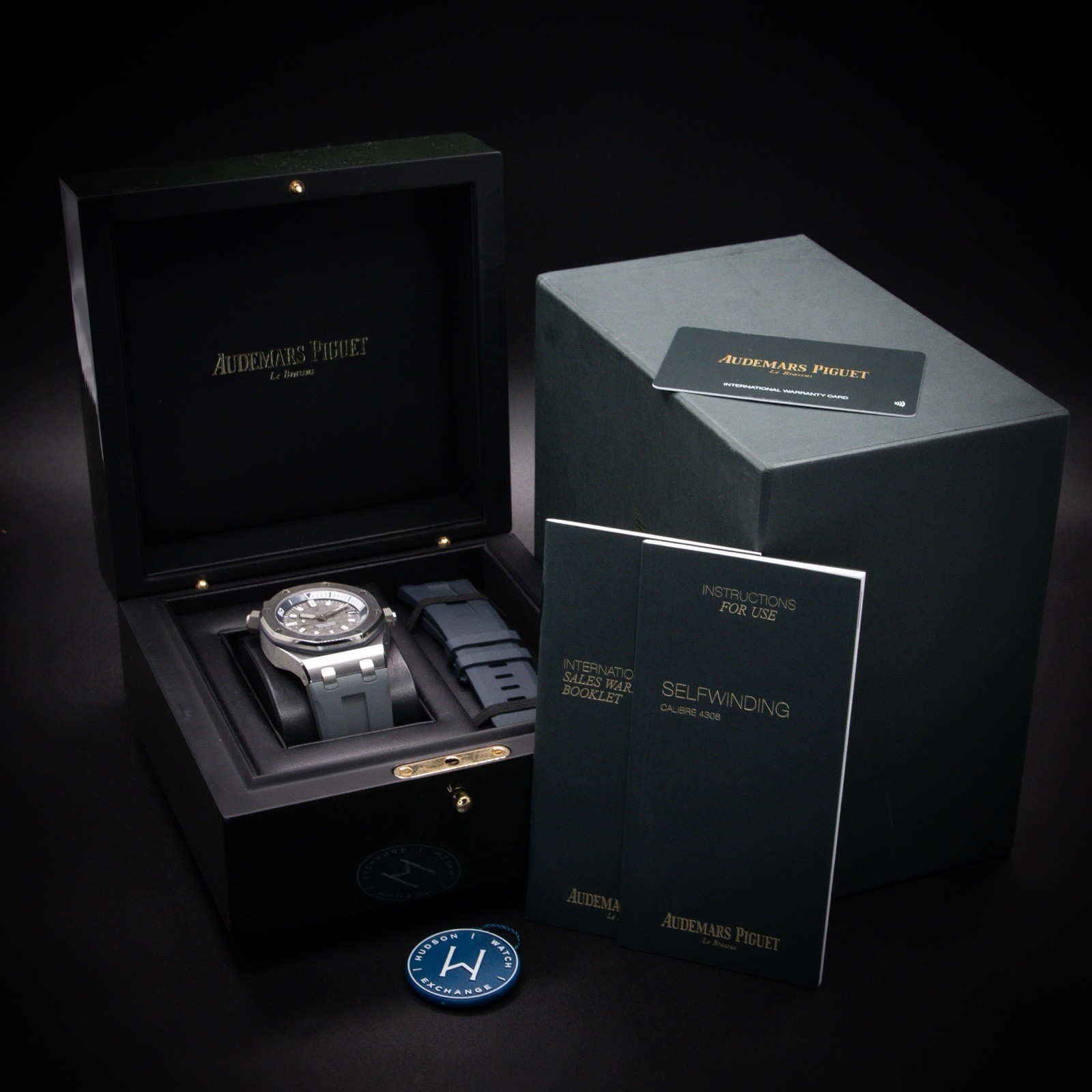 AUDEMARS PIGUET Royal Oak Offshore Diver “Grey” 15720ST.OO.A009CA.01 | Full Set