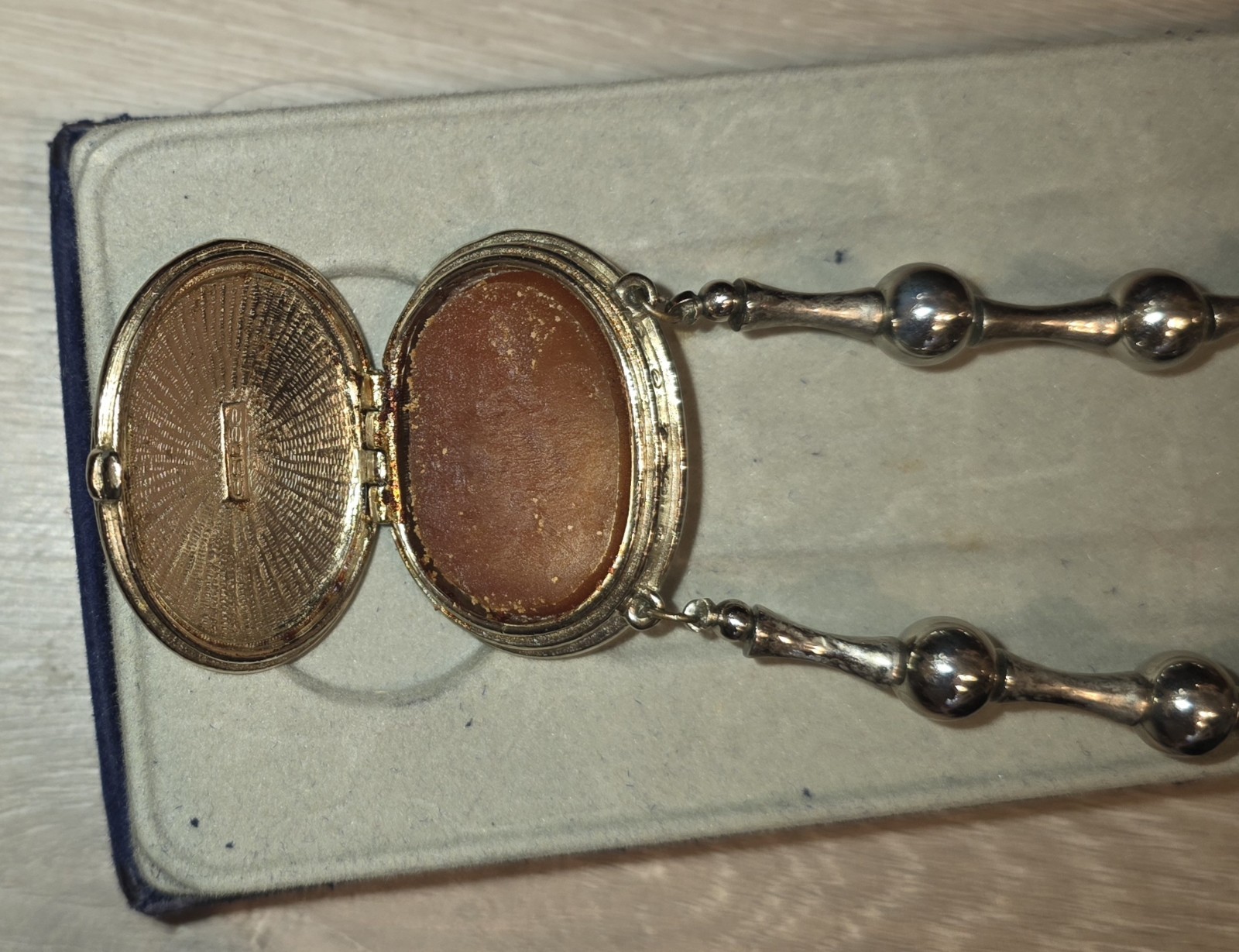 Vintage Estée Lauder 1973 Moonsilver Solid Perfume Locket Pendant Necklace 25”